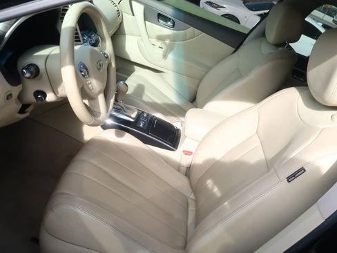 Used 2017 INFINITI QX70 3.7 w/ Premium Package image 17