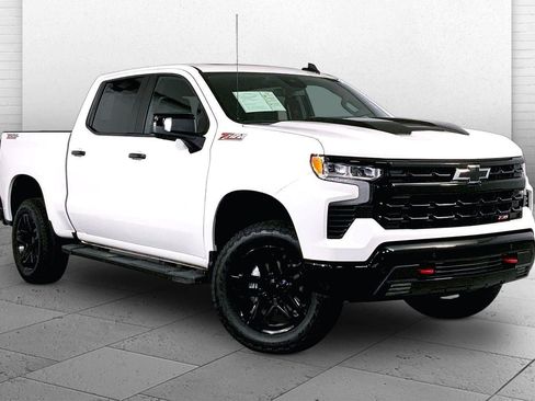 Used 2026 Chevrolet Silverado 1500 LT Trail Boss w/ LT Trail Boss Premium Package AWD/4WD image 1