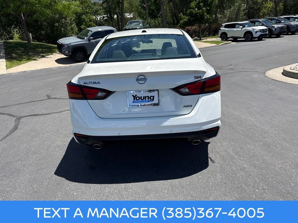 New 2026 Nissan Altima 2.5 SR w/ SR Premium Package AWD/4WD image 5