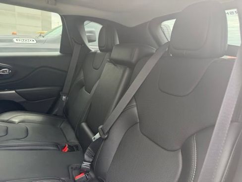 Used 2021 Jeep Cherokee Limited AWD/4WD image 13