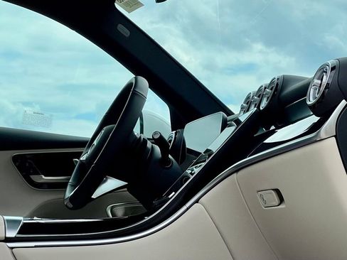Certified 2026 Mercedes-Benz GLC 300 4MATIC image 17