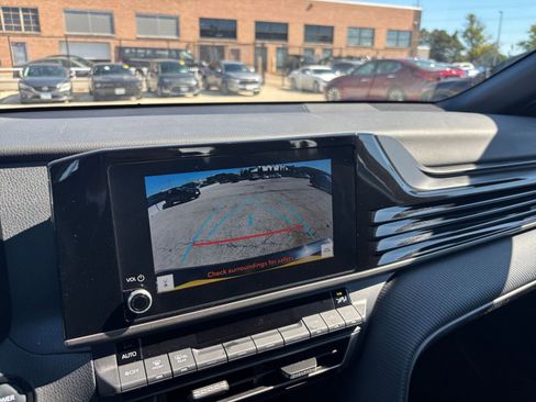 Used 2025 Toyota Camry SE FWD image 23