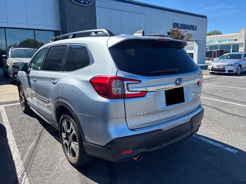 Used 2024 Subaru Ascent Limited w/ Technology Package AWD/4WD image 3