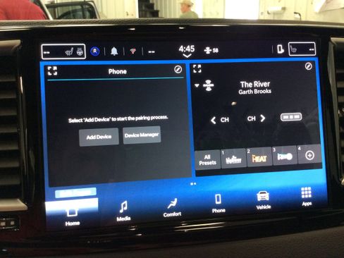 New 2025 Chrysler Voyager LX image 26