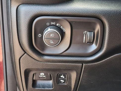Used 2021 RAM 1500 Big Horn AWD/4WD image 28