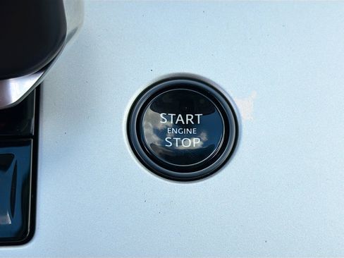 New 2026 Land Rover Range Rover SV image 38