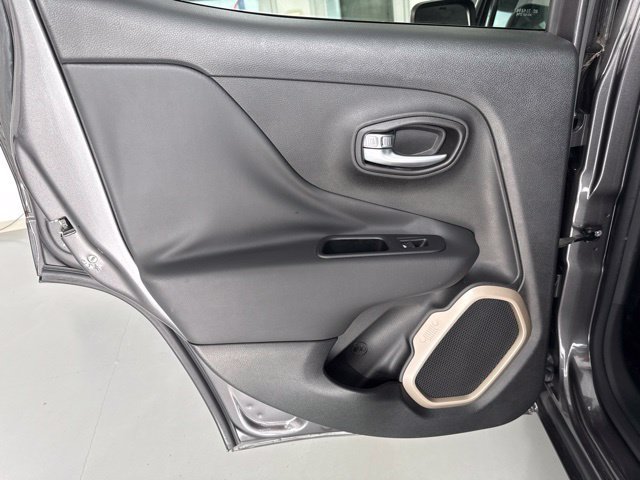 Used 2017 Jeep Renegade Limited FWD image 14