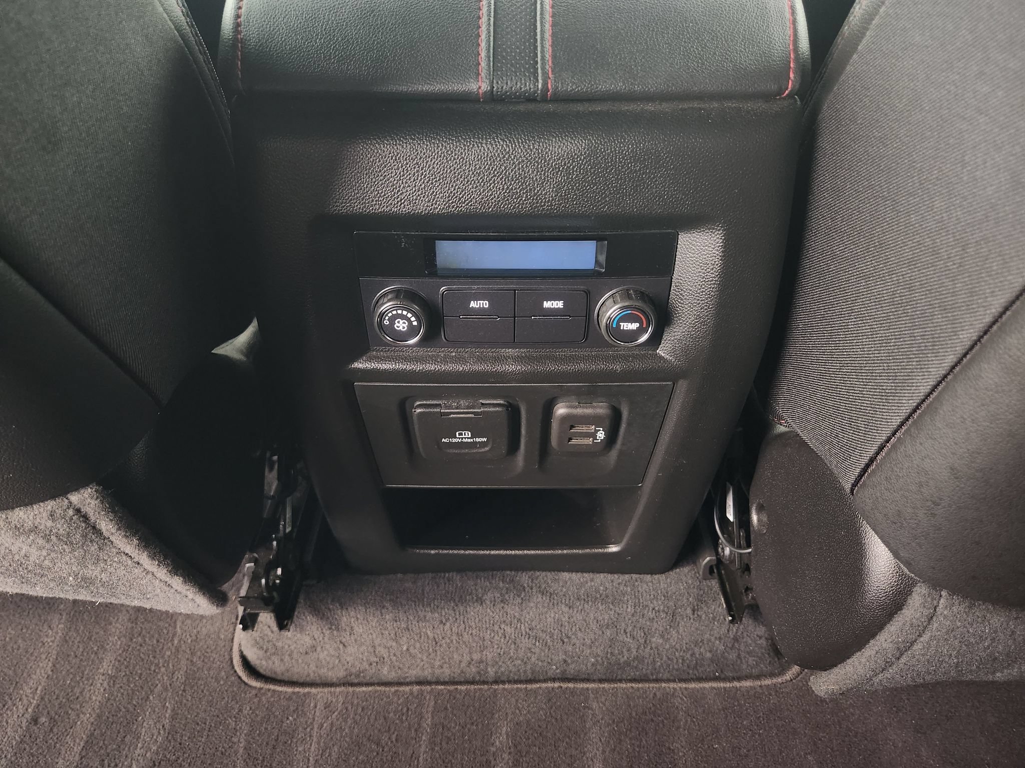 Used 2024 Chevrolet Traverse RS FWD image 32