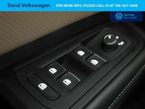 Certified 2024 Volkswagen Atlas Cross Sport SE FWD image 17