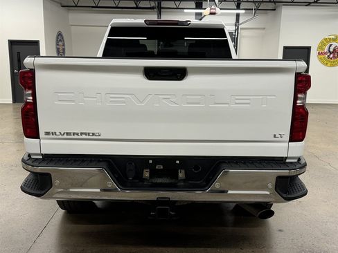 Used 2022 Chevrolet Silverado 2500 LT AWD/4WD image 11