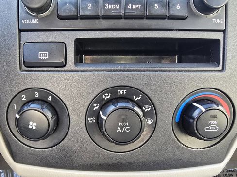 Used 2006 Kia Spectra EX image 28