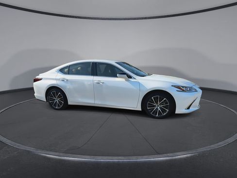Used 2025 Lexus ES 350 w/ Premium Package FWD image 2