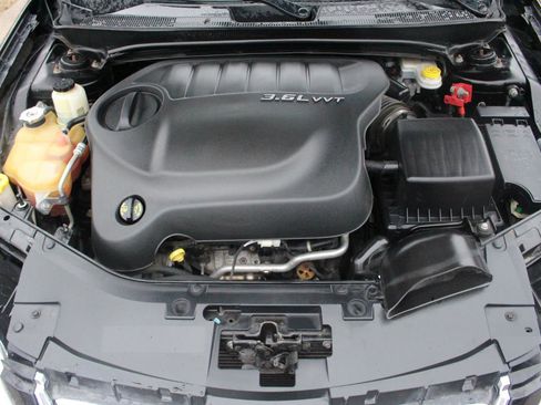 Used 2013 Chrysler 200 Limited image 41