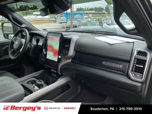 Used 2025 RAM 2500 Laramie AWD/4WD image 32