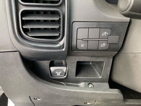 Used 2025 RAM ProMaster 2500 w/ U-Haul Equipment Group FWD image 25