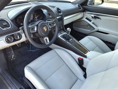 Used 2024 Porsche 718 Cayman S w/ Premium Package image 13