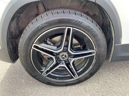 Used 2022 Mercedes-Benz GLA 250 4MATIC image 2