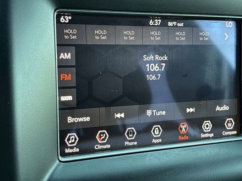 Used 2020 Jeep Grand Cherokee Laredo AWD/4WD image 29