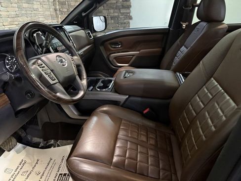 Used 2020 Nissan Titan Platinum Reserve w/ Moonroof Package image 11