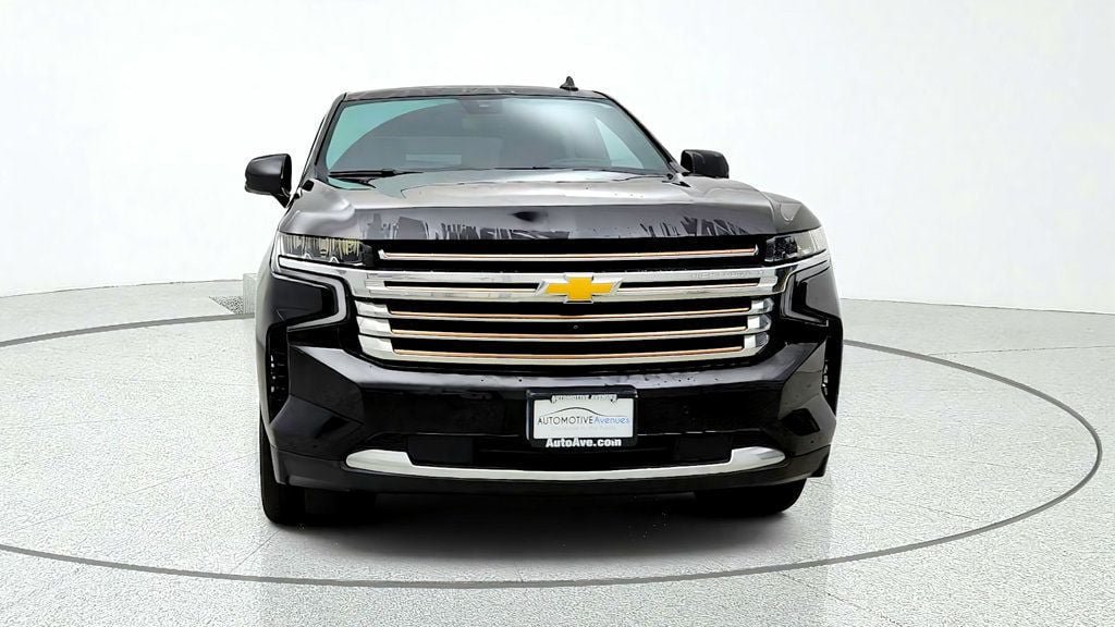 Used 2024 Chevrolet Suburban High Country w/ Advanced Technology Package AWD/4WD image 2