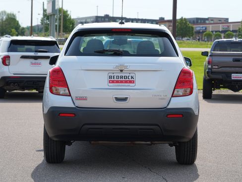 Used 2016 Chevrolet Trax LS AWD/4WD image 4