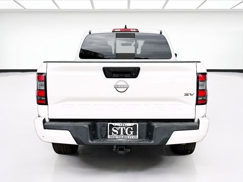 Used 2023 Nissan Frontier SV RWD image 5