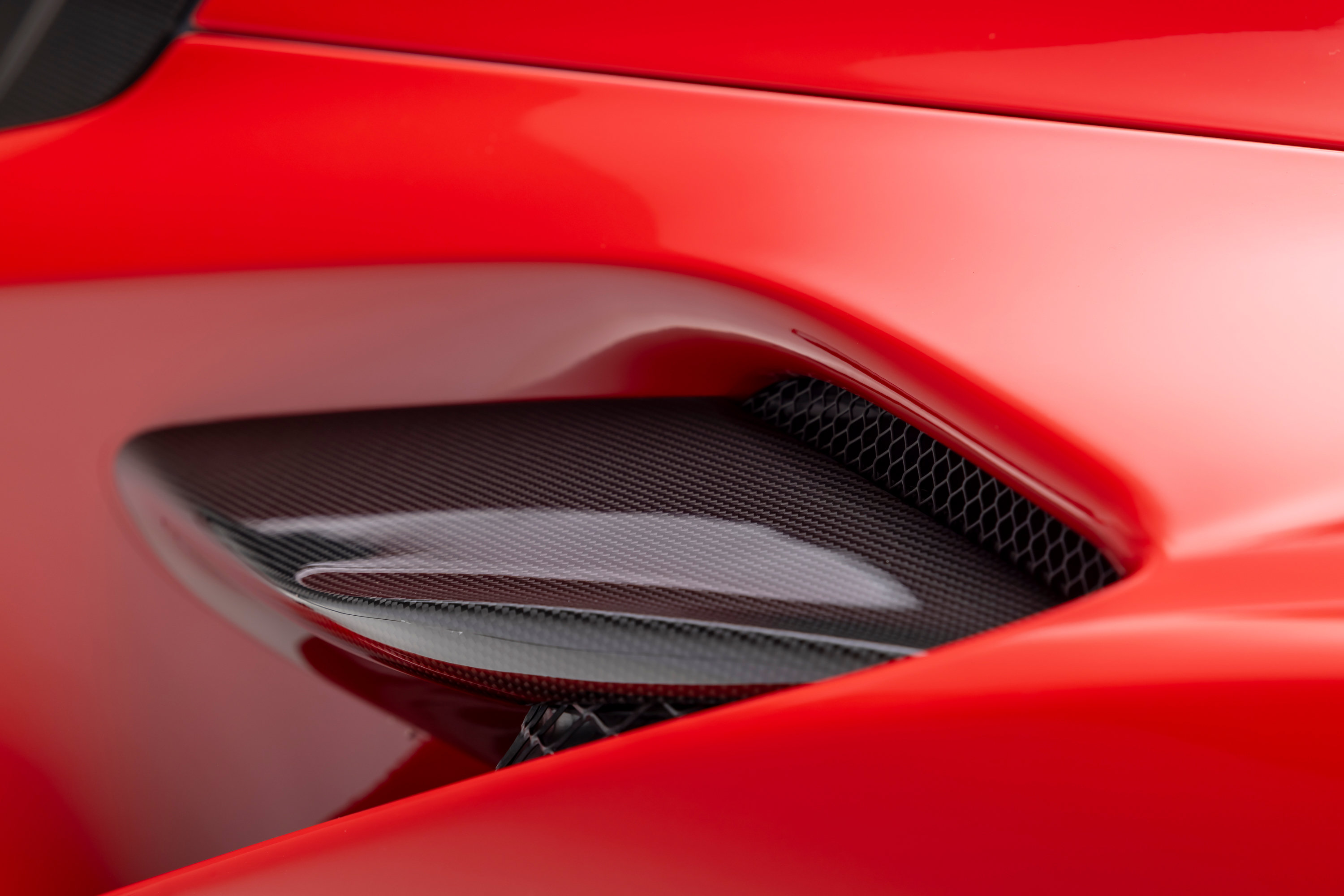 Certified 2022 Ferrari F8 Tributo RWD image 34