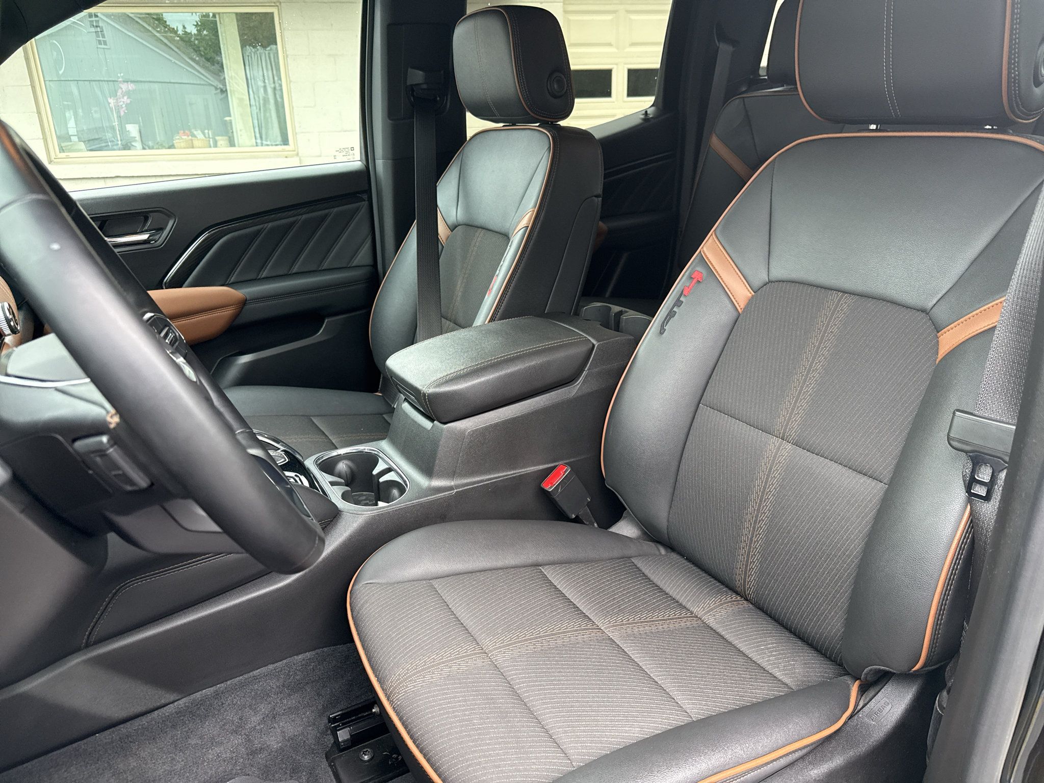 Used 2023 GMC Canyon AT4 w/ Canyon Safety Plus Package AWD/4WD image 10