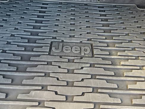 Used 2021 Jeep Grand Cherokee SRT AWD/4WD image 20