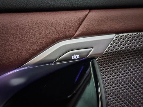 Used 2025 BMW 760i xDrive w/ Executive Package AWD/4WD image 16