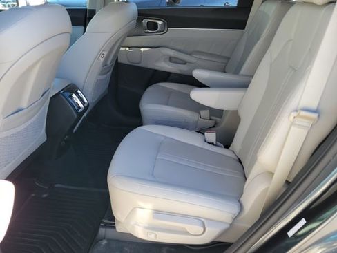 Used 2023 Kia Sorento SX image 8