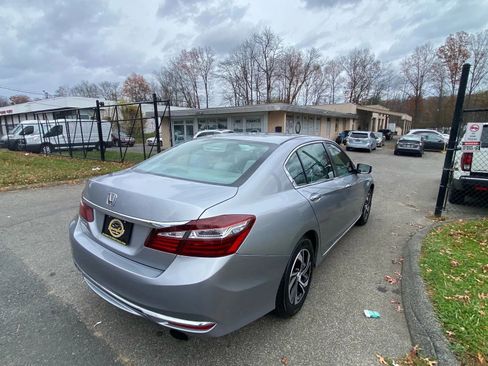Used 2017 Honda Accord LX image 5