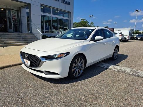 Used 2022 MAZDA MAZDA3 s FWD image 2