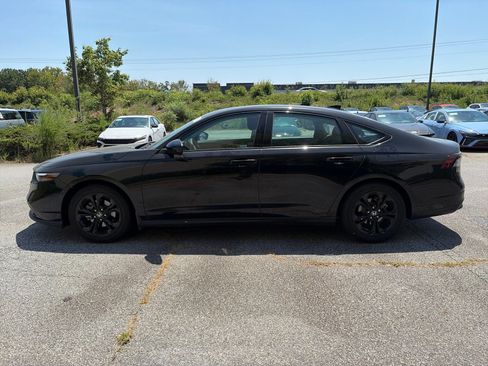 Used 2025 Honda Accord SE image 3