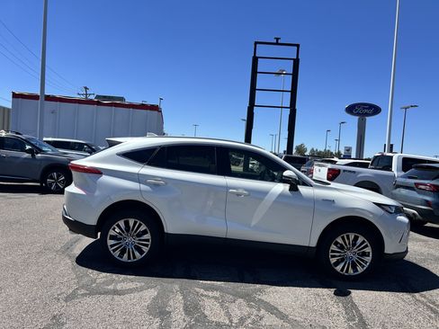 Used 2021 Toyota Venza XLE w/ Softex Package AWD/4WD image 6