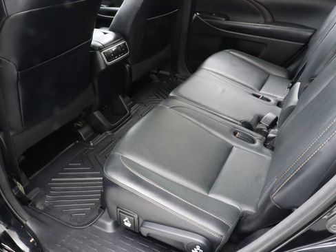 Used 2018 Toyota Highlander Limited w/ Protection Package #3 AWD/4WD image 30