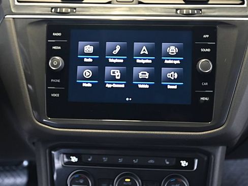 Used 2021 Volkswagen Tiguan SE AWD/4WD image 4