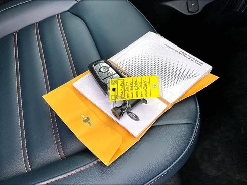 Used 2024 Ford Edge SEL w/ Sport Appearance Package image 15