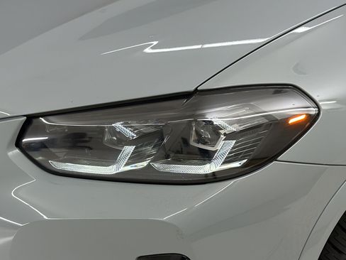 Used 2023 BMW X4 xDrive30i w/ M Sport Package AWD/4WD image 12