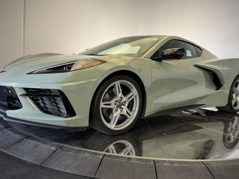 Used 2024 Chevrolet Corvette Stingray Premium Cpe w/ Z51 Performance Package RWD image 17