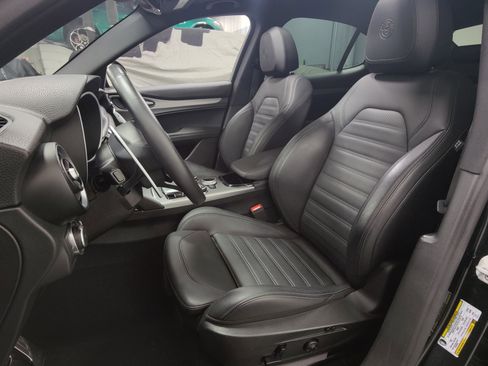 Certified 2024 Alfa Romeo Stelvio Veloce image 15