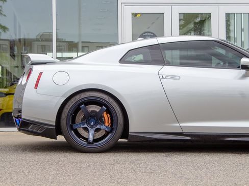 Used 2020 Nissan GT-R Premium w/ Premium Interior Package AWD/4WD image 6