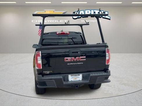 Used 2022 GMC Canyon Elevation w/ Elevation Premium Package AWD/4WD image 4