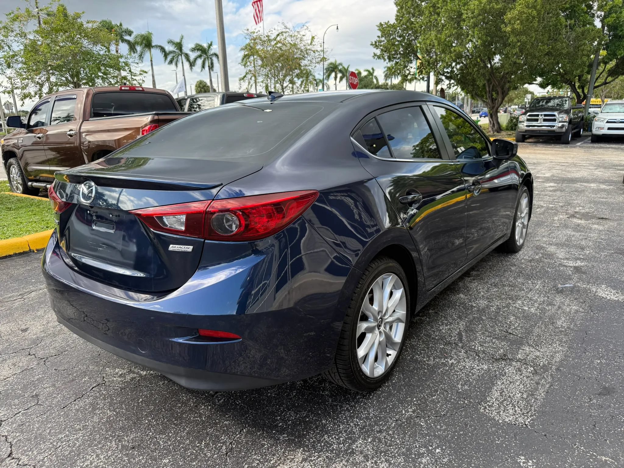 Used 2016 MAZDA MAZDA3 s Touring FWD image 5
