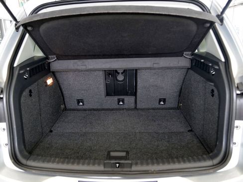 Used 2017 Volkswagen Tiguan S image 29