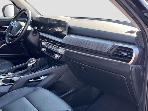 Used 2025 Kia Telluride EX image 33