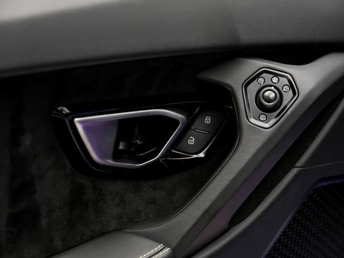 Used 2024 Lamborghini Huracan EVO AWD/4WD image 47
