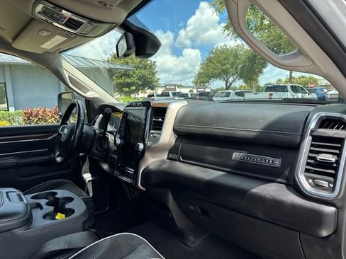 Used 2024 RAM 2500 Laramie AWD/4WD image 10