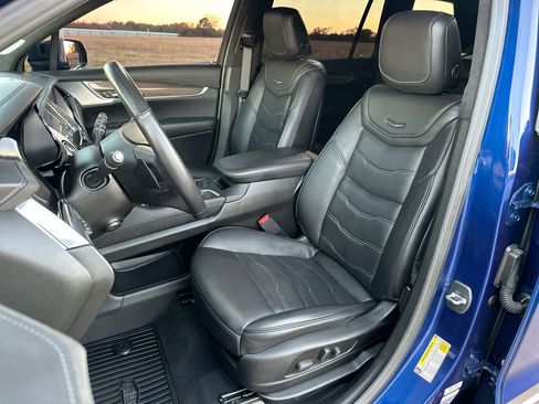 Used 2024 Cadillac XT6 Premium Luxury w/ Platinum Package image 11