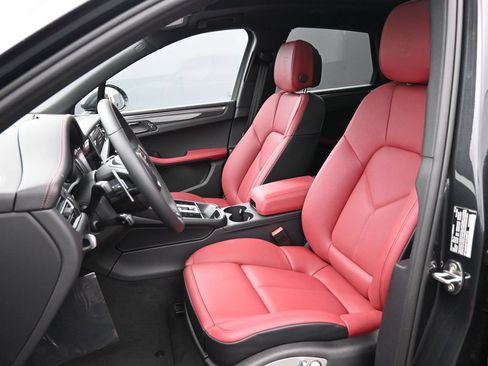 New 2026 Porsche Macan AWD/4WD image 5